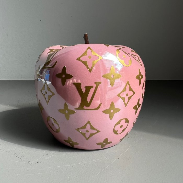 GAF - Design Apple Attributed to Louis Vuitton (pink/gold) - Catawiki