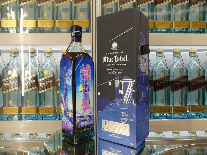 Johnnie Walker - Blue Label Cities of the Future Taipei 2220 Limited Edition Design by Luke Halls  - 1.0 Litru