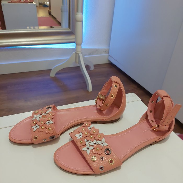 Louis Vuitton - Sandalen - Größe: Shoes / EU 37