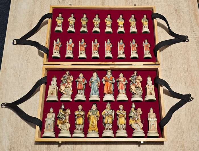 lucca nigri , de agostini , echiquier , chess set - Schachspiel (1) - Carrara-Marmorpulver, gepresst und von Hand bemalt