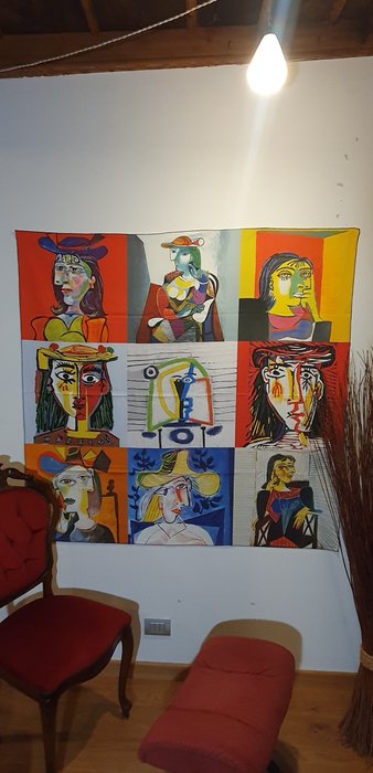 Taiteellinen tekstiilipaneeli Pablo Picasson maalausten jälkeen 138x140cm - Teoksia - Tekstiili  - 138 cm - 140 cm