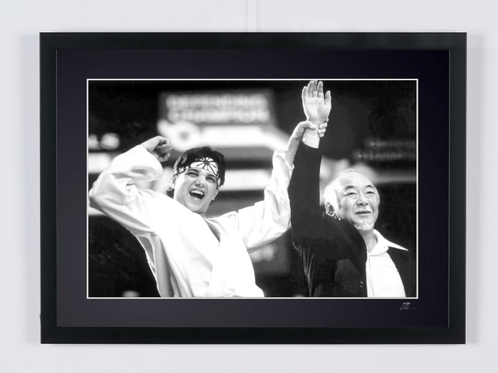 The Karate Kid - Pat Morita (Mr. Miyagi) & Ralph Macchio (Daniel San) - Fine Art Photography - Luxury Wooden Framed 70X50 cm - Limited Edition Nr 02 of 30 - Serial ID - - Original Certificate (COA), Hologram Logo Editor and QR Code