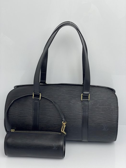 Sold at Auction: Louis Vuitton Bagatelle Epi Shoulder Bag
