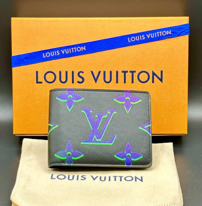 Louis Vuitton Men's Monogram Spotlight Multiple Wallet