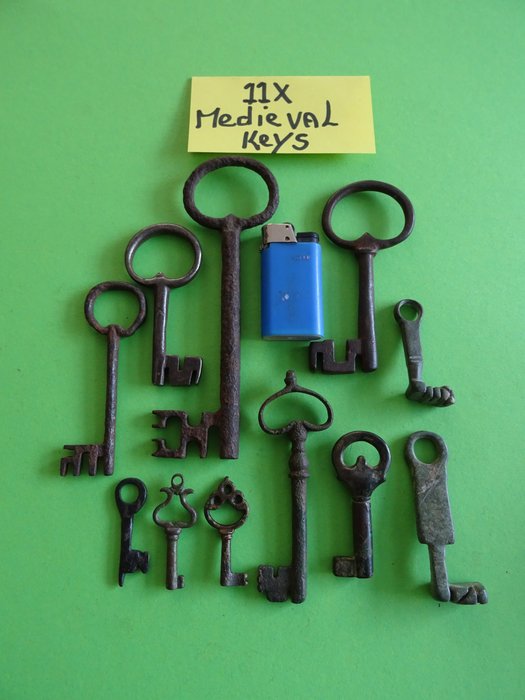 chiavi antiche serratura a chiave serrature medievali romane forgiate (11)  - bronzo di ferro - Catawiki