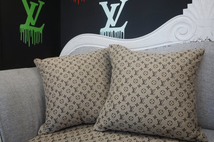 Pair of cushions made with Louis Vuitton fabric (2) - - Catawiki