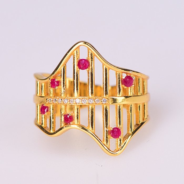 Nincs tartalék ár – kizárólagosan tervezett és kézzel készített gyűrű – Rubinok, gyémántok- 4.08 g