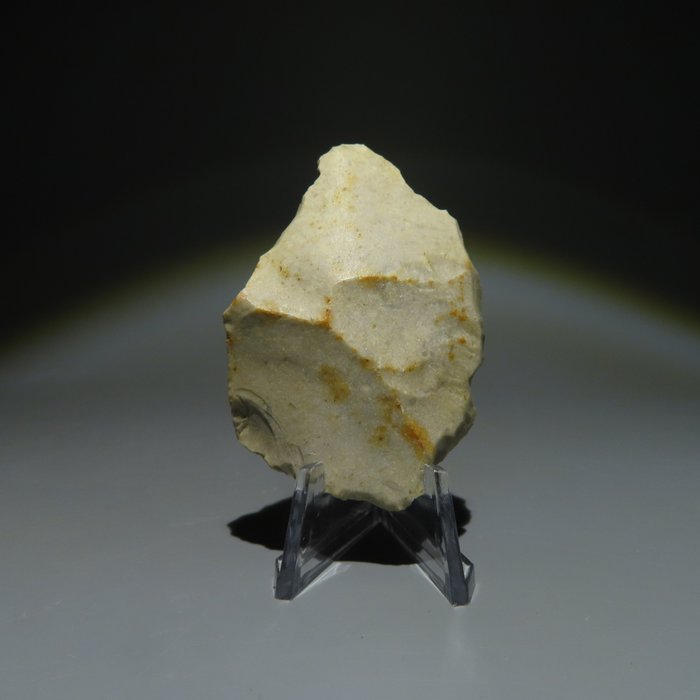 Neolit Kovakő Eszköz. Michelsberg-kultúra (Spiennes, Mons, Belgium). 5,5 cm.