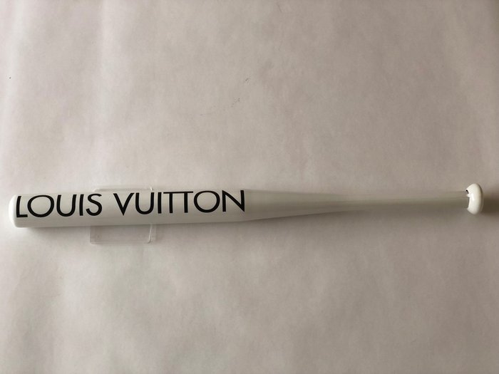 Rob VanMore - Beating Louis Vuitton with a White Bat - Catawiki