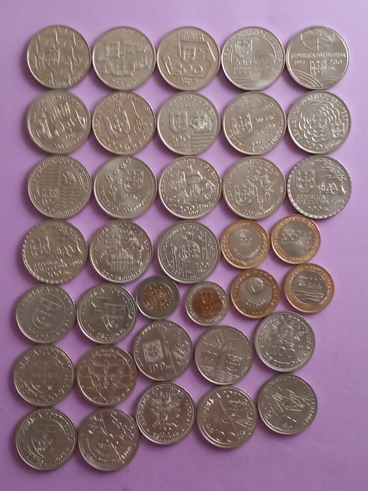 Portugal. Republic. 100+ 200 + 250 Escudos Comemorativas de Descubrimientos (38 moedas)
