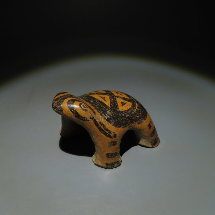 哥斯达黎加 Terracotta 青蛙或蟾蜍。公元 500 - 1550 年。高 4.5 厘米。持有西班牙进口许可证。