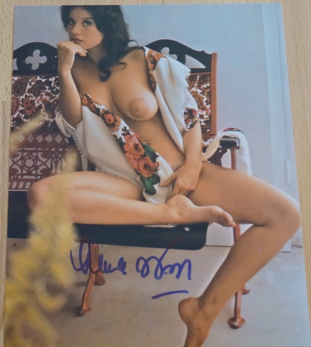 James Bond 007: Diamonds Are Forever - Lana Wood as Plenty O’Toole - Autogramm, Foto, Signed with Certified Genuine b´bc holographic COA