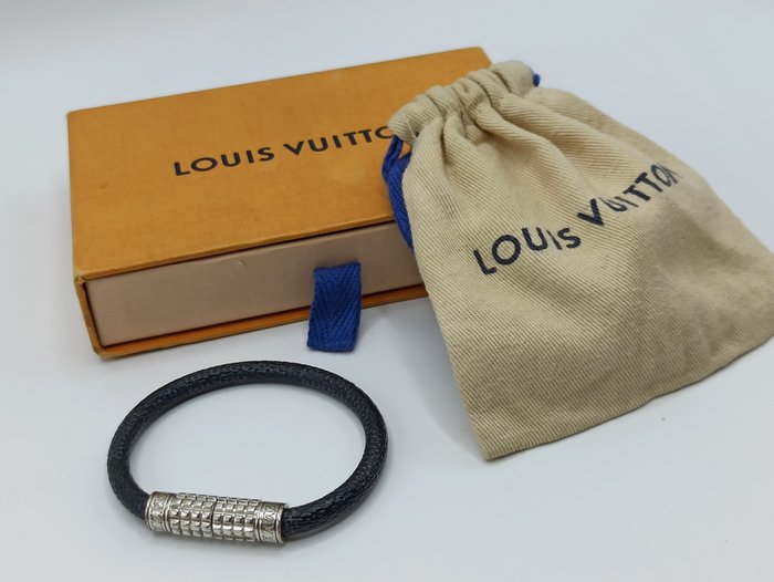 Sold at Auction: Louis Vuitton Nanogram Strass Bracelet (Never Worn)