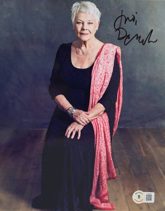 James Bond 007: Skyfall - Dame Judi Dench - 7x 'M' (1995-2015) - Autograf, Bildeq, with Beckett COA