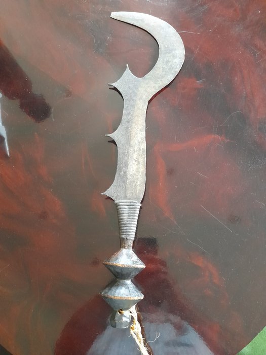 Kniv - N'Gulu sværd (1) - Metal, Træ - N'Gulu - Bantu (N'Gombe, Doko, N'Gala...) - DR Congo 