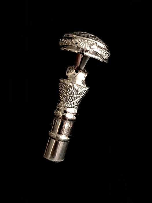 手杖 - A , Marquis , diplomatic, ceremonial  walking stick.  Overwhelming handle designed as a baroque knob - 镀银黄铜和黑木