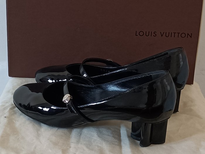 Patent leather heels Louis Vuitton Red size 37.5 IT in Patent