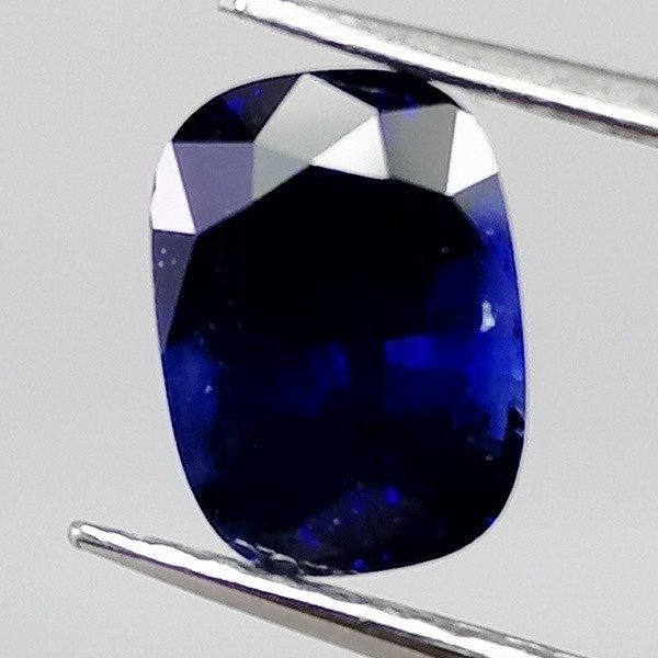 Safira azul - 1.80 ct