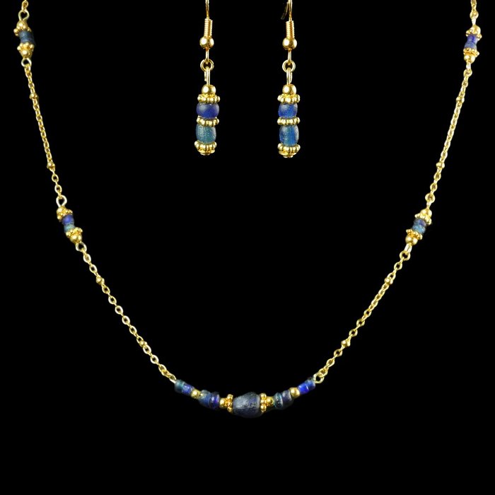 Roma antica - Collana e orecchini con perle di vetro blu romane