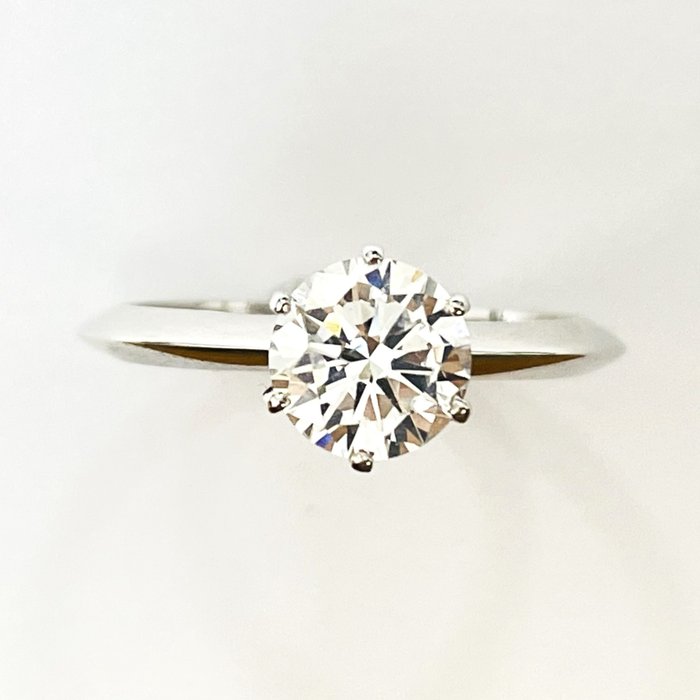 14 karat Hvidguld - Ring - 1.03 ct Diamant - J VVS1, AIG-certificeret