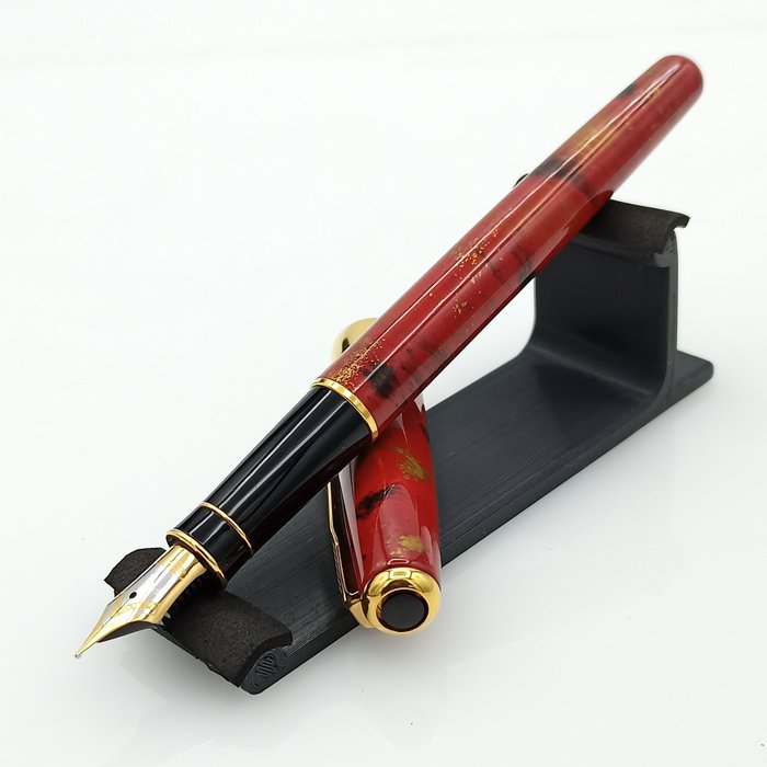 Parker - Sonnet - Laca China Roja - 18K Gold Nib - Reservoarpenna