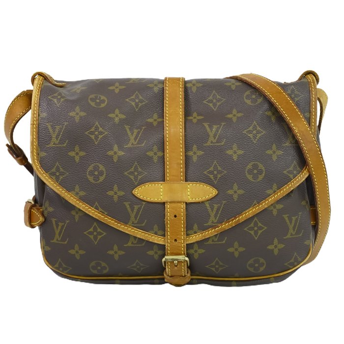 Sold at Auction: LOUIS VUITTON - SMALL MONOGRAM CROSSBODY CAMERA BAG