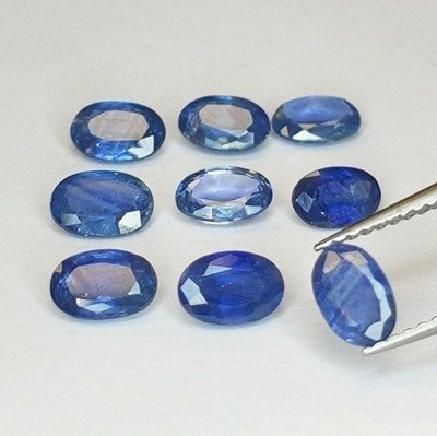 9 pcs Blue Sapphire - 5.32 ct