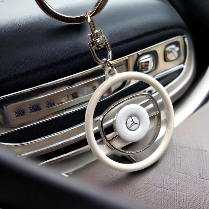 Accessory - Mercedes Benz Classic Automobilia Keychain  Model Type  W107-W108-W109-W111-W114-W115 - - Schlüsselanhänger (1) - Catawiki