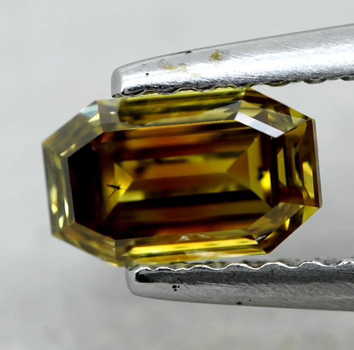 钻石 - 0.67 ct - 祖母绿 - Natural Fancy Intense Brownish Yellow - Si2 - NO RESERVE PRICE