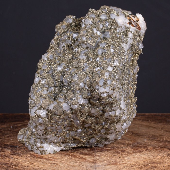 Kwarts- en pyrietkristallen Kristalcluster op matrix - Hoogte: 230 mm - Breedte: 200 mm- 12 kg