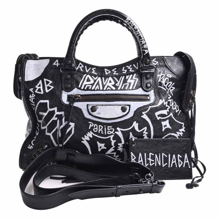 how to graffiti your handbag: balenciaga graffiti city bag DIY