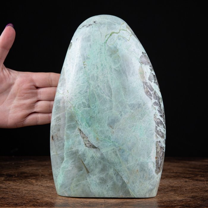 伽尼长石 - 绿色月光石 - 蛇纹石集团 - 自由形式 - 高度: 217 mm - 宽度: 140 mm- 3078 g