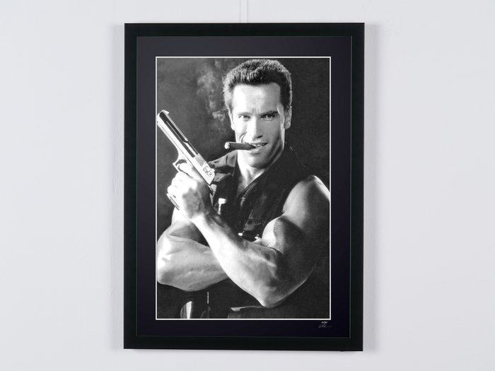Commando (1985) - Arnold Schwarzenegger - Promo shot - Fine Art Photography - Luxury Wooden Framed 70X50 cm - Limited Edition Nr 01 of 30 - Serial ID 30335 - - Original Certificate (COA), Hologram Logo Editor and QR Code