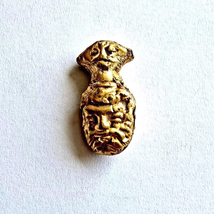 Battriano Oro 21,6K Talismano di perline con testa di divinità maschile barbuta - 22×12×6 mm - (1)