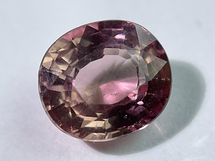 深粉紅色紫色 馬來亞石榴石 - 1.65 ct