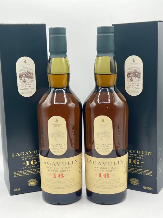 Lagavulin 16 years old - Original bottling  - 70 cl - 2 flasker