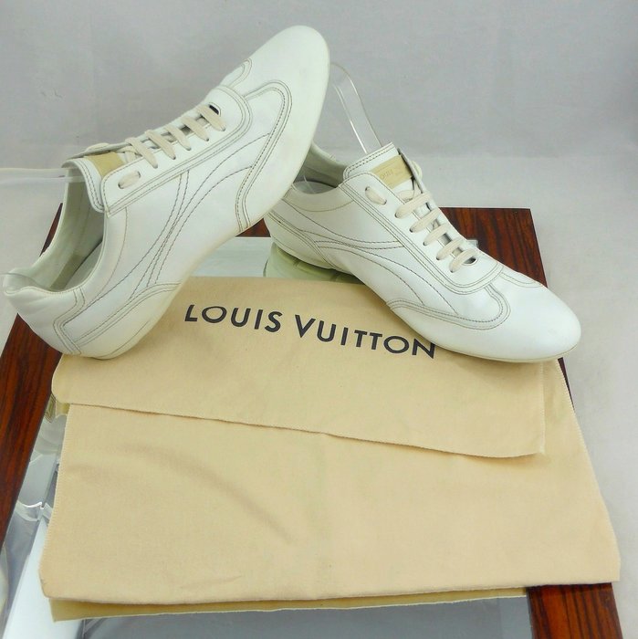 Scarpe Bianche Louis Vuitton in Vendita in Asta Online