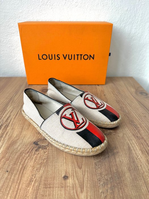 Louis Vuitton - Sneakers - Size: Shoes / EU 41.5, UK 7 - Catawiki