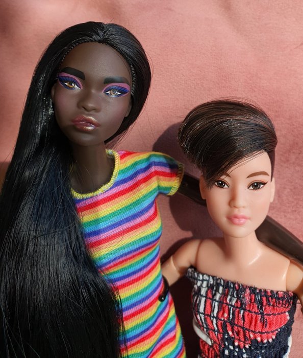 Mattel - Barbie Signature Looks #3 and #10 - Fashion Doll - 2000-present -  Catawiki