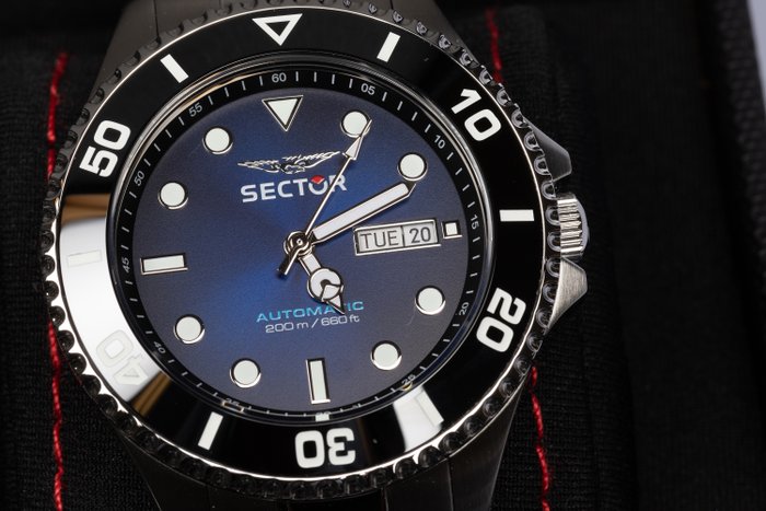 Sector No limits "SPECIAL PACK" with extra strap - 20 ATM - 43 MM - 没有保留价 - 男士 - 2011至现在