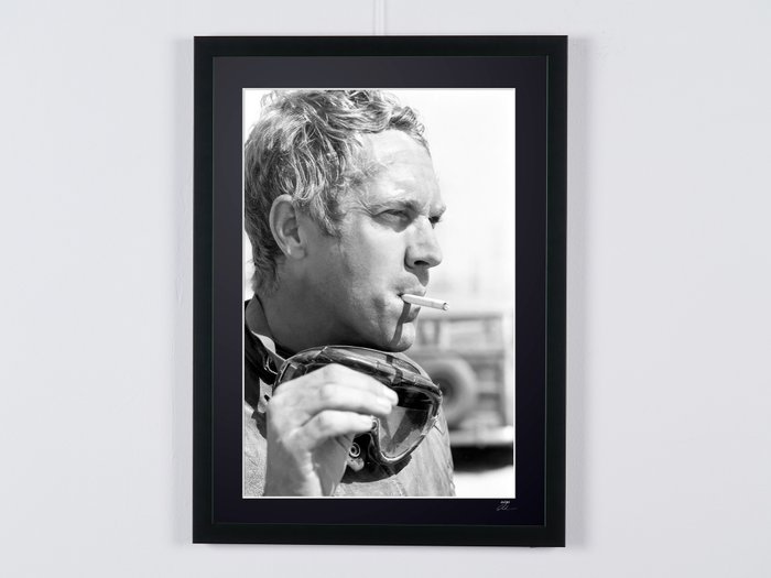 Steve McQueen - The Cool Man - Fine Art Photography - Luxury Wooden Framed 70X50 cm - Limited Edition Nr 02 of 30 - Serial ID 30313 - Original Certificate (COA), Hologram Logo Editor and QR Code