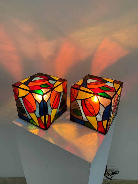 Stile Tiffany - 桌燈 (2) - 彩色玻璃