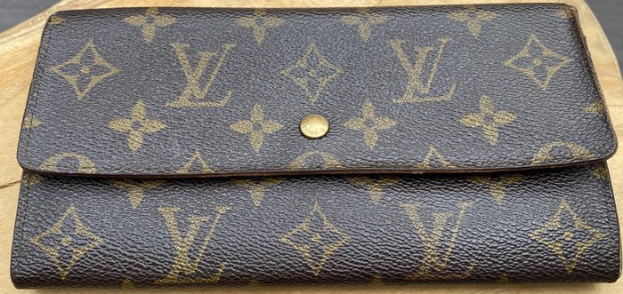 Louis Vuitton Monogram TriFold Sarah Wallet