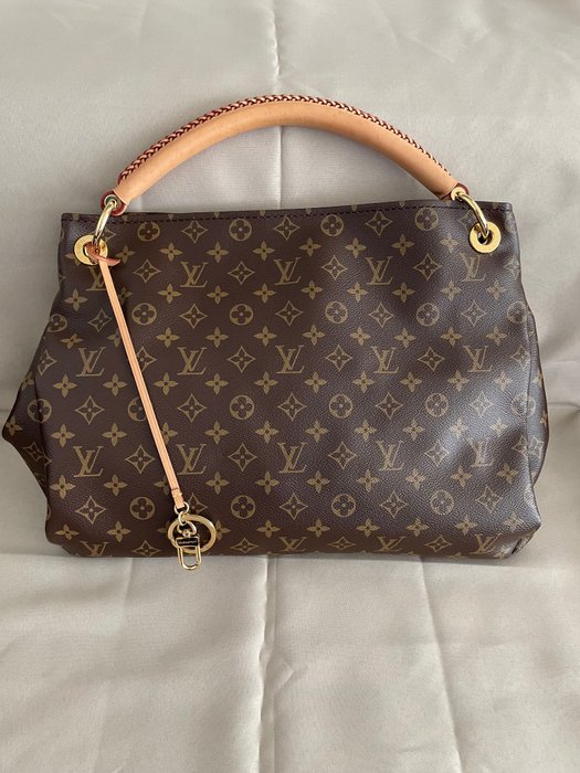 Louis Vuitton - saint placide Shoulder bag - Catawiki