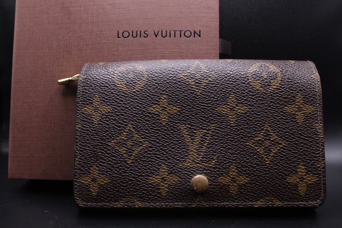 Sold at Auction: LOUIS VUITTON. Pochette Poker. Limited edition