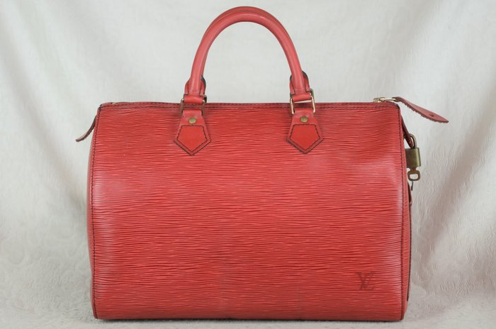 Sold at Auction: Louis Vuitton, Louis Vuitton - Victoire Handbag