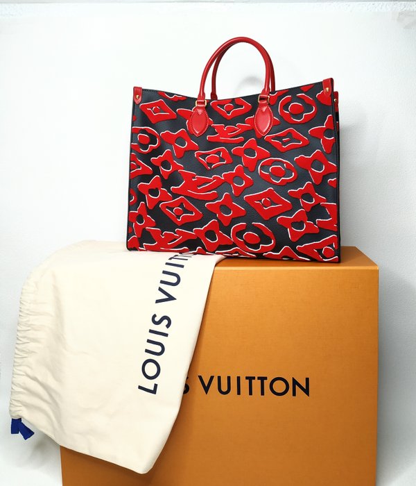 Louis Vuitton - Red Pomme D'Amour Monogram Vernis Heart - Catawiki