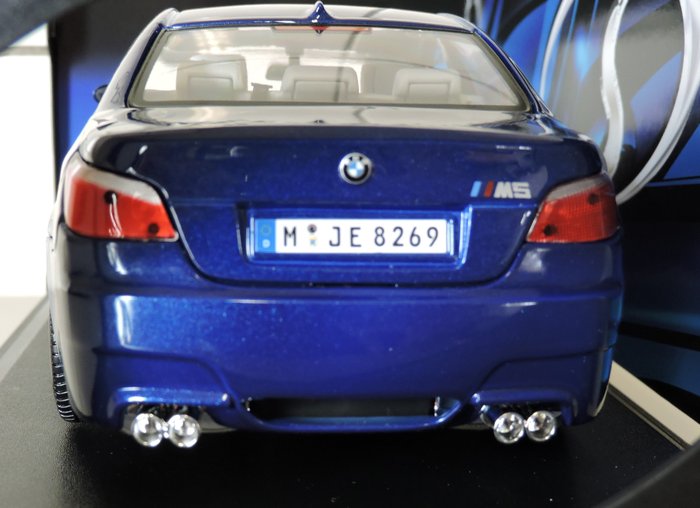Maisto 1:18 - Model car (1) - BMW M5 - Catawiki