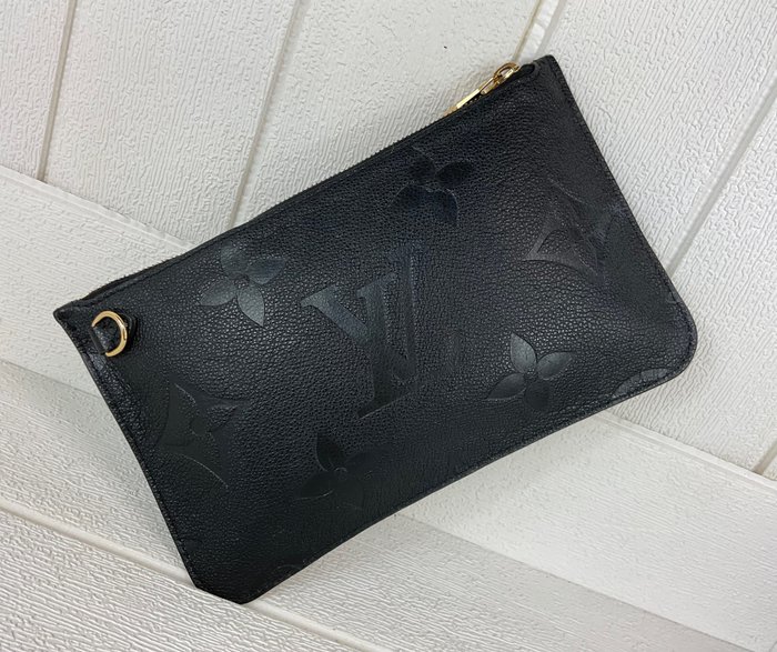 Louis Vuitton - Pochette Neverfull Clutch bag in Italy