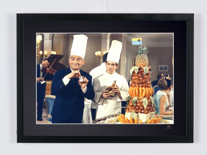 Le Grand Restaurant 1966 - Louis de Funes as " Monsieur Septime" - Fine Art Photography - Luxury Wooden Framed 70X50 cm - Limited Edition Nr 01 of 30 - Serial ID 30344 - Original Certificate (COA), Hologram Logo Editor and QR Code